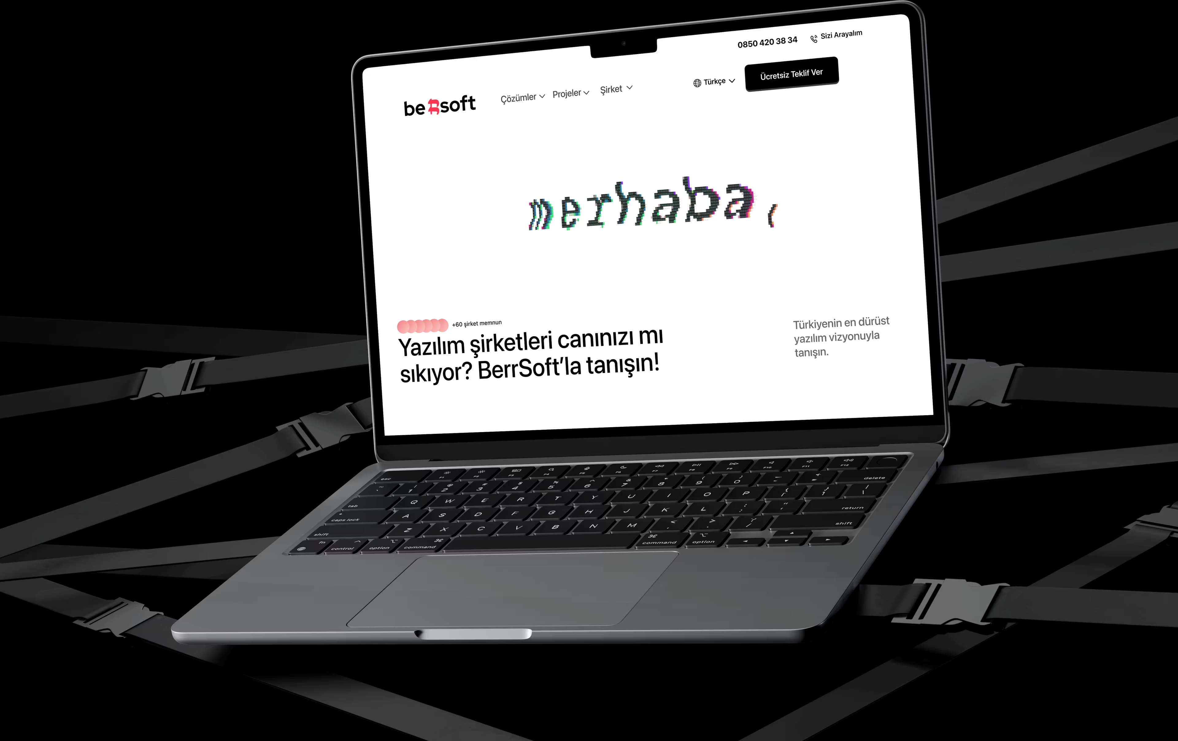 BerrSoft web tasarım ve geliştirme çalışmalarının dizüstü bilgisayar mockup'ı